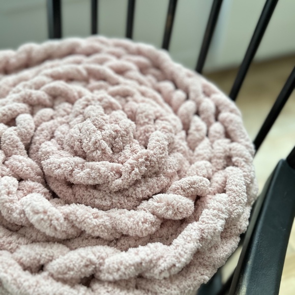 HANDMADE KNIT BLANKET - Picture 4 of 5
